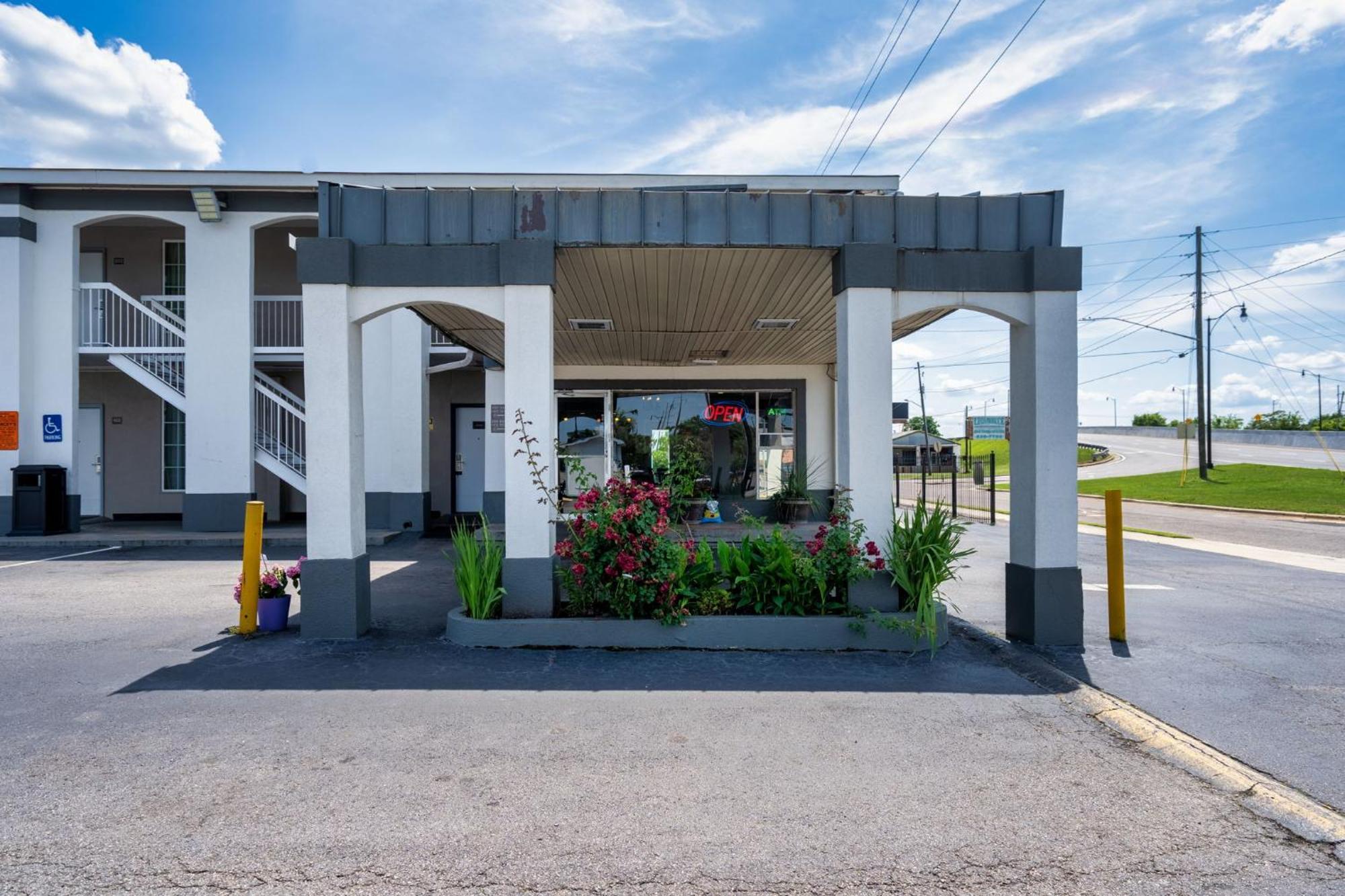 Budgetel Inns & Suites Augusta Downtown 706-945-1238 المظهر الخارجي الصورة