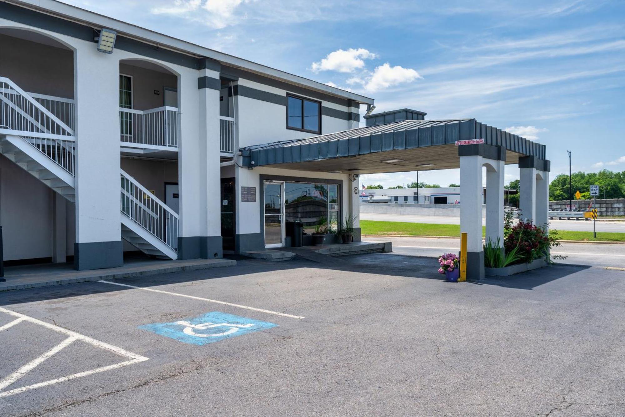 Budgetel Inns & Suites Augusta Downtown 706-945-1238 المظهر الخارجي الصورة